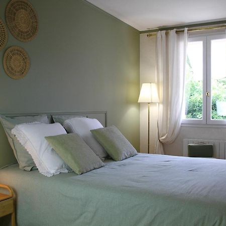 Chambres A La Maison Hermitage Aincourt Exterior foto