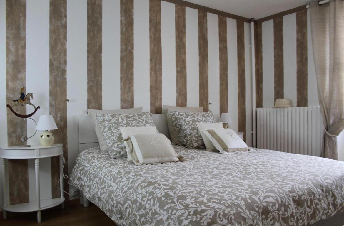 Chambres A La Maison Hermitage Aincourt Exterior foto