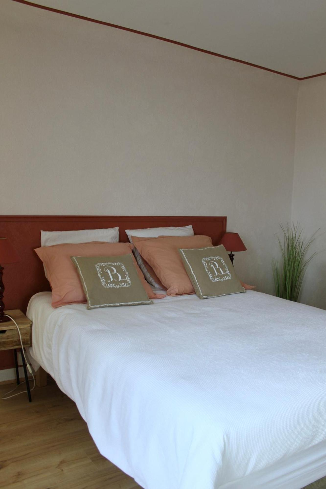 Chambres A La Maison Hermitage Aincourt Exterior foto